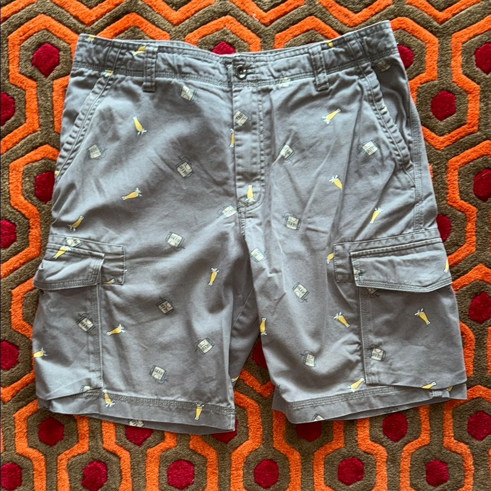 G.H. Bass & Co. Gray Cargo Shorts Beer Keg Men's size 34